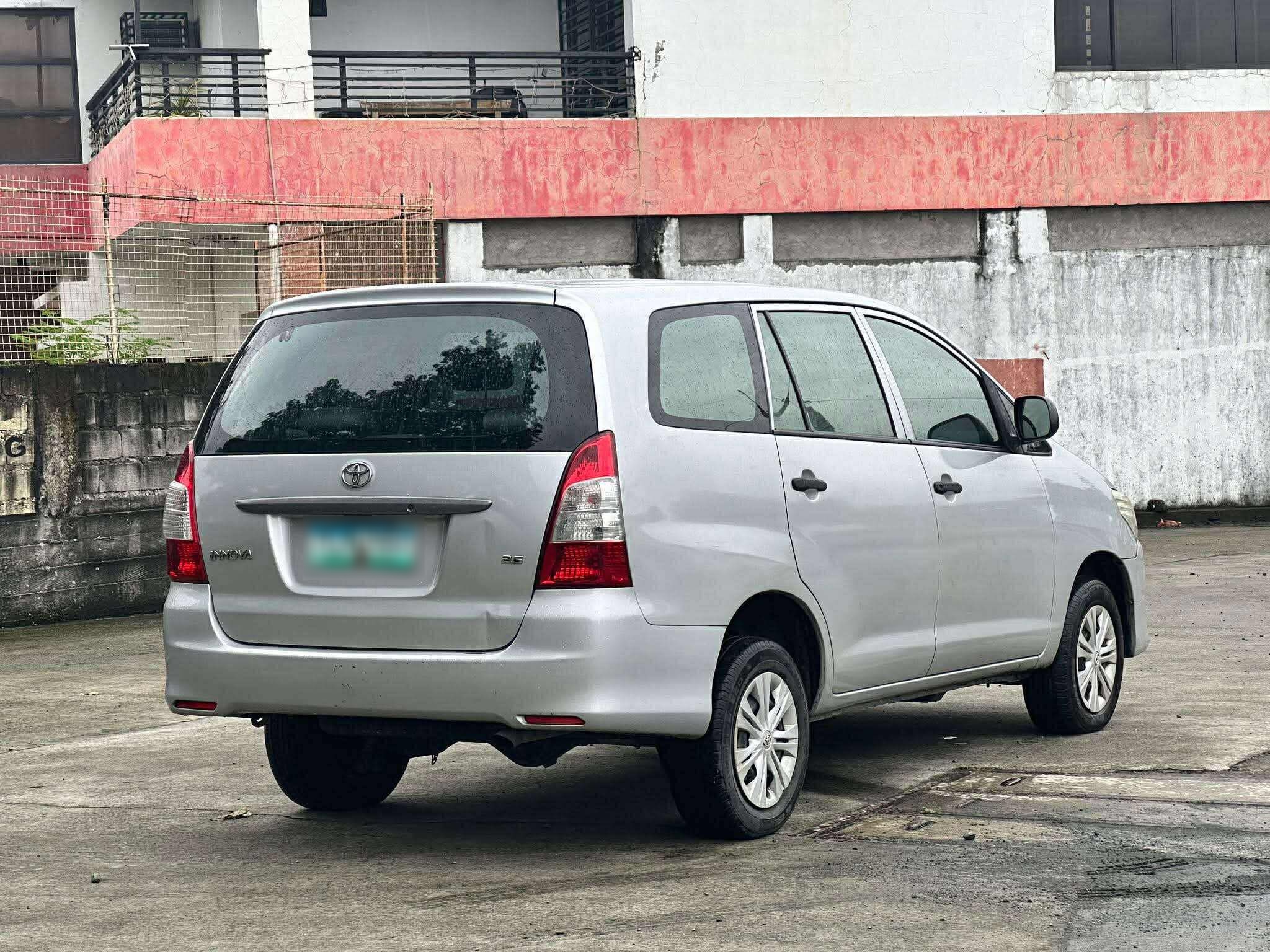 2013 Toyota Innova J DSL | Start N' Go